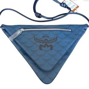 MCM Navy Triangle Crossbody Bag/NWT & authentic!💥🌹